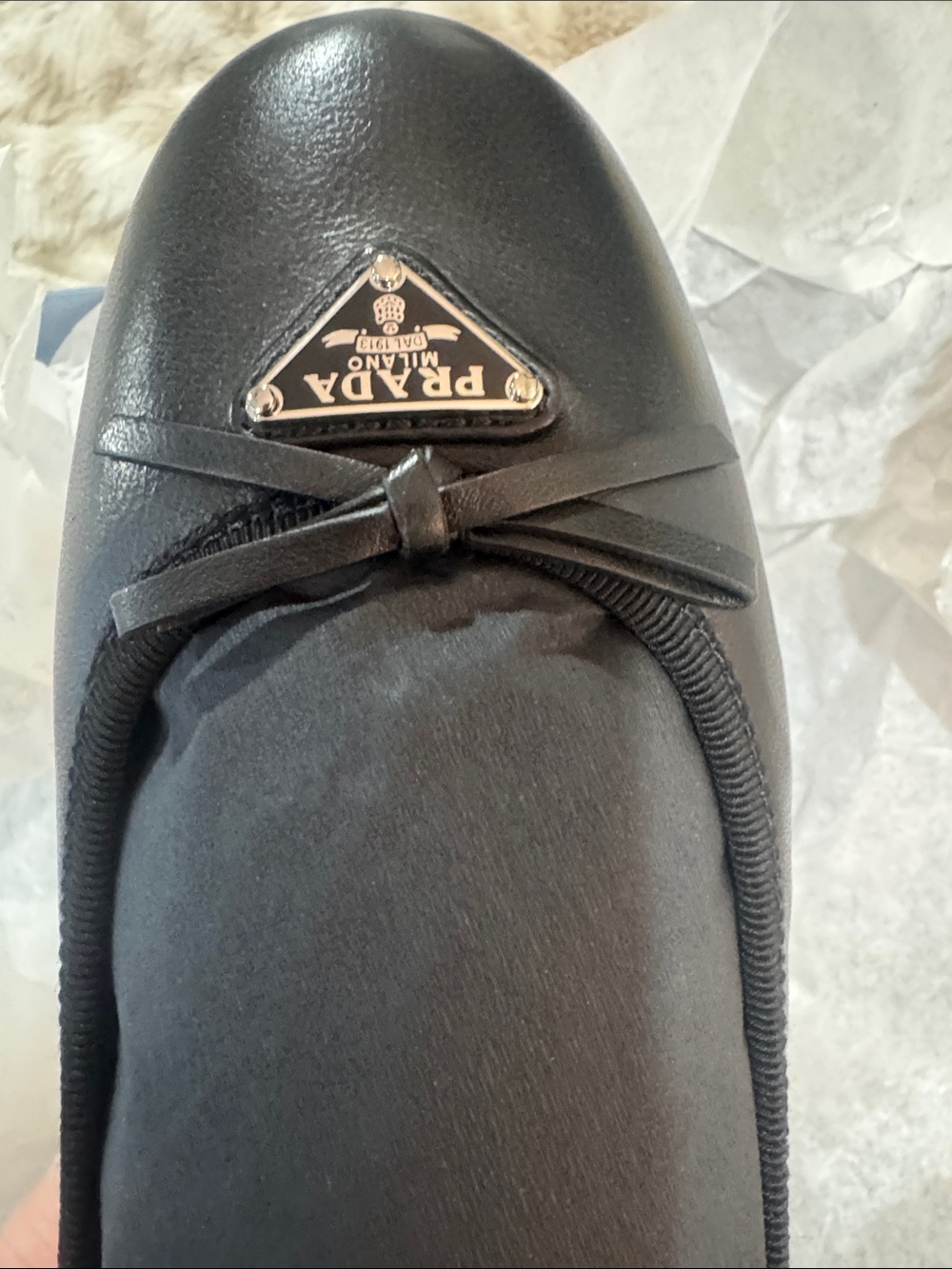 Prada/Calzature Donna/Women’s black leather flats with bows on toe/US 7/NIB! NEW - Picture 7 of 15